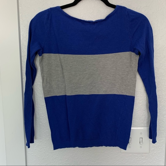 Gap XS Blue and Gray Striped Sweater - Picture 3 of 4
